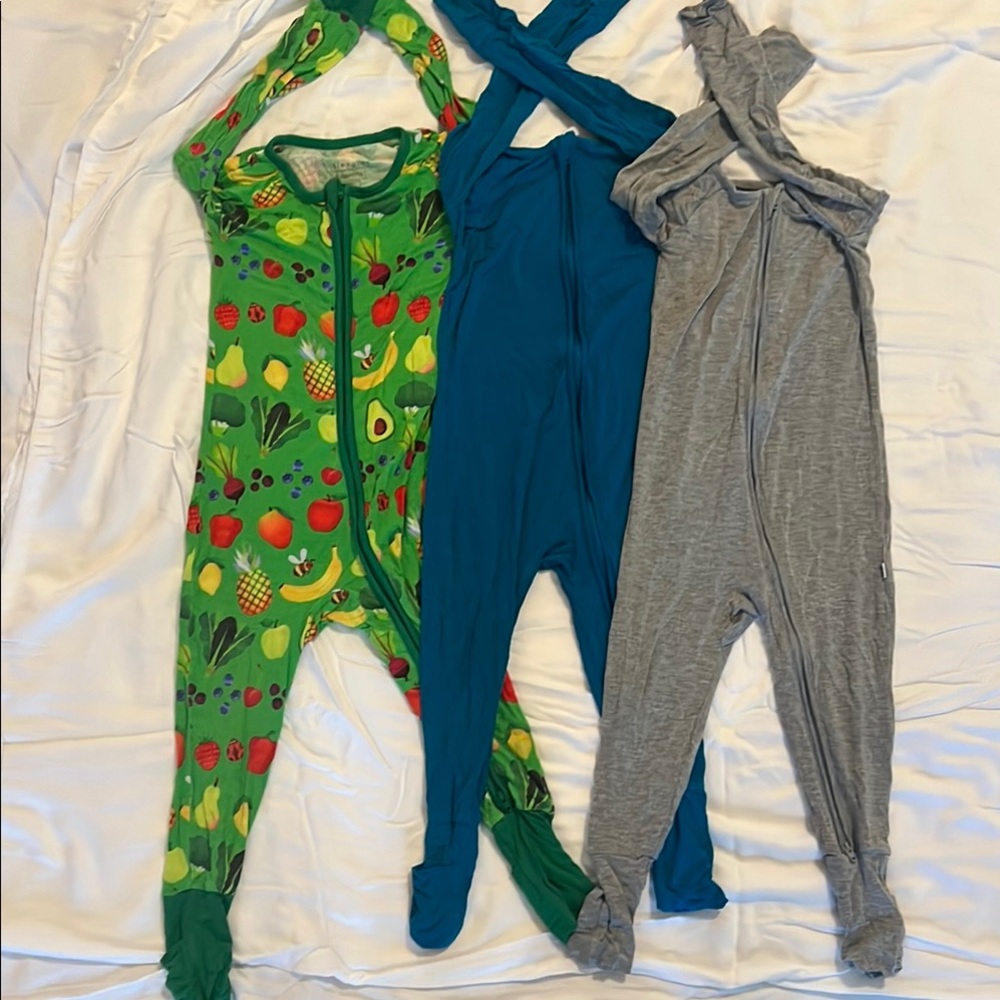 Little sleepies bundle of 3 zippies. 18/24m